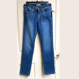 Levi Strauss & Co. 714 Straight Cut Jeans in Medium Blue NWT